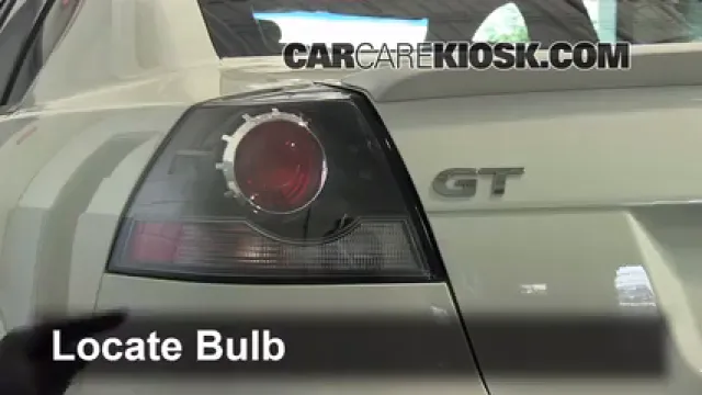 2009 Pontiac G8 GT 6.0L V8 Éclairage Feu clignotant arrière (remplacer l'ampoule)